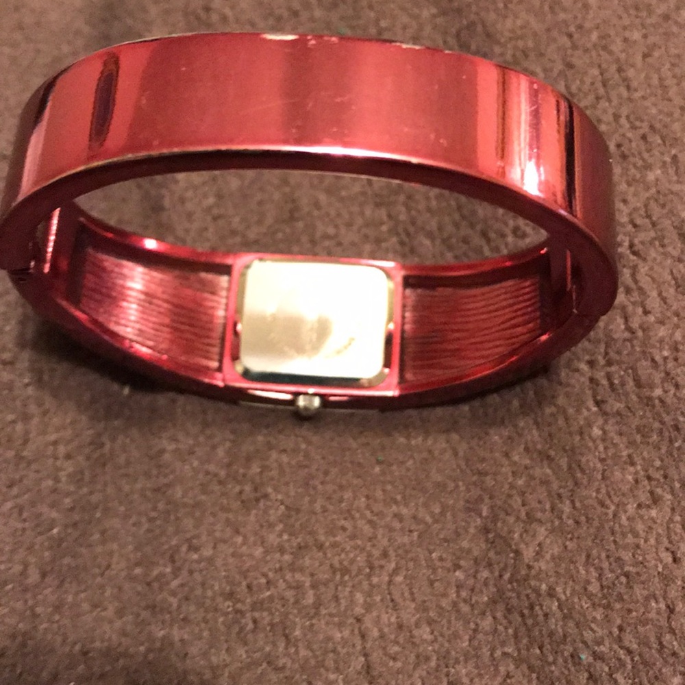 Watch - Picture 2 of 3